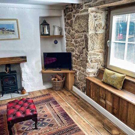 Knocker Cottage Is A 3 Bedroom Made Up Of 1 Double Bedroom And 2 Small Double Bedrooms In Small Village 10 Min To Beaches Camborne Eksteriør billede