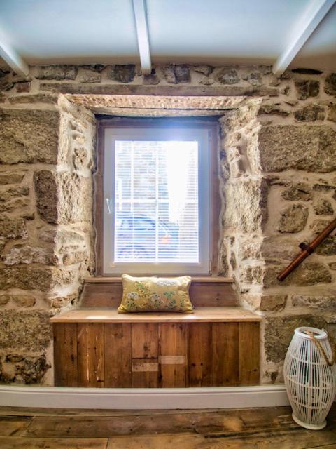 Knocker Cottage Is A 3 Bedroom Made Up Of 1 Double Bedroom And 2 Small Double Bedrooms In Small Village 10 Min To Beaches Camborne Eksteriør billede