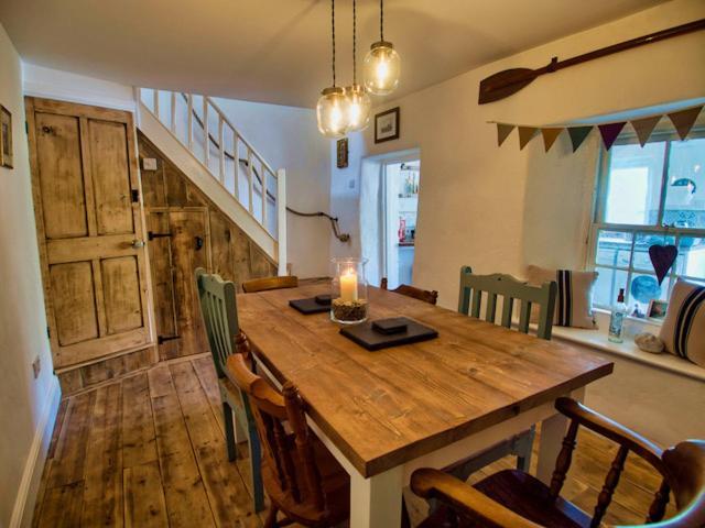 Knocker Cottage Is A 3 Bedroom Made Up Of 1 Double Bedroom And 2 Small Double Bedrooms In Small Village 10 Min To Beaches Camborne Eksteriør billede