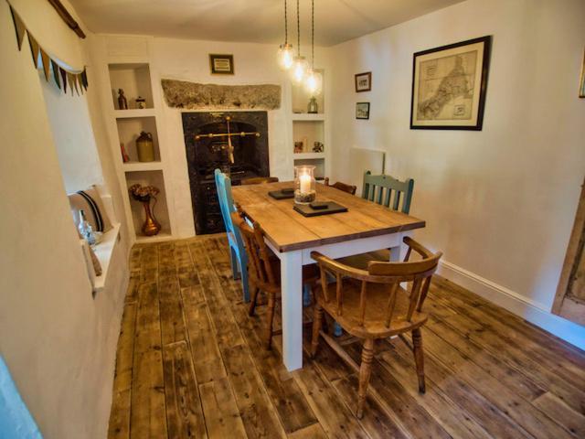 Knocker Cottage Is A 3 Bedroom Made Up Of 1 Double Bedroom And 2 Small Double Bedrooms In Small Village 10 Min To Beaches Camborne Eksteriør billede